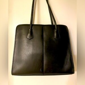 VINTAGE Wilson’s Leather spacious tote bag, in excellent condition, super roomy!